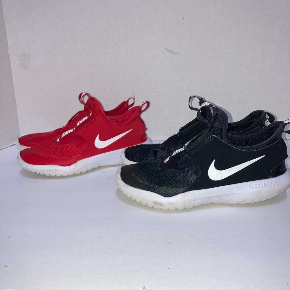 Nike Kids Flex Runner Sneakers  Black and Red 2 Pair